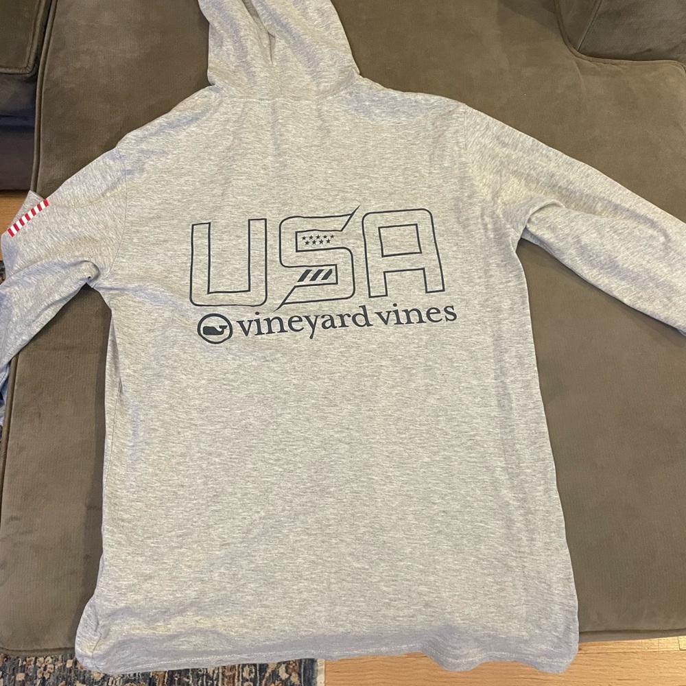 Men’s Vineyard Vines USA Flag Long Sleeved Hooded Tee Size Small Fourth of July